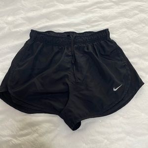 Medium dry fit Nike tempo running shorts
